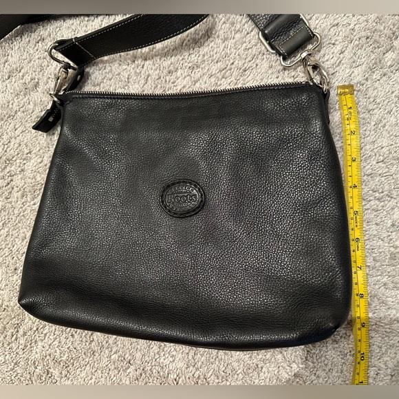 Roots - Black Leather Crossbody Side Bag Purse - Picture 15 of 15